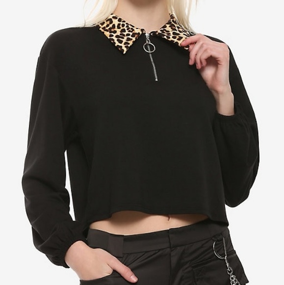 Hot Topic Tops - CHEETAH COLLAR ZIP-UP LONG-SLEEVE CROP TOP